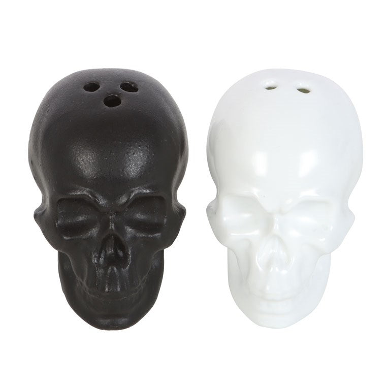 Schwarz-weißes Set Salz- und Pfefferstreuer Skull Salt and Pepper Shakers in Form von Totenköpfen