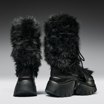 Schwarzer Kunstlederschuh Midnight Sasquatch Fluffy Boots Vegan mit Kunstfell von KOI