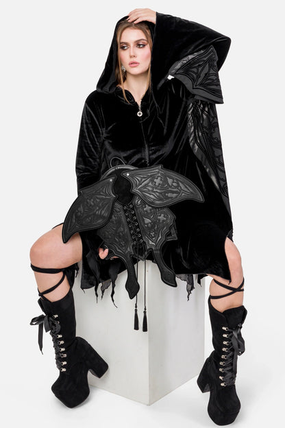 Schwarzer Rucksack OBSIDIAN MOTH BACKPACK mit beweglichen Mottenflügeln von Restyle