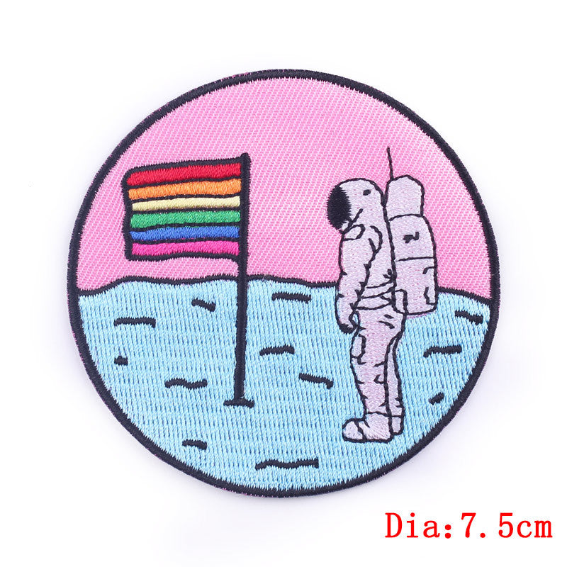 Kleiner Aufnäher PRIDE ON MOON PATCH mit Astronauten-, Pride Flag- und Mondprint von Moon Attic