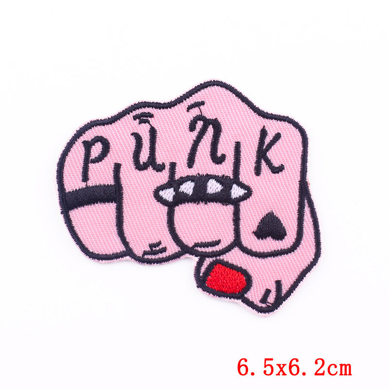 Kleiner Aufnäher PUNK FIST PATCH in Form einer kurz Faust geballten Hand mit Aufschrift 'Punk' auf FIngern von Moon Attic