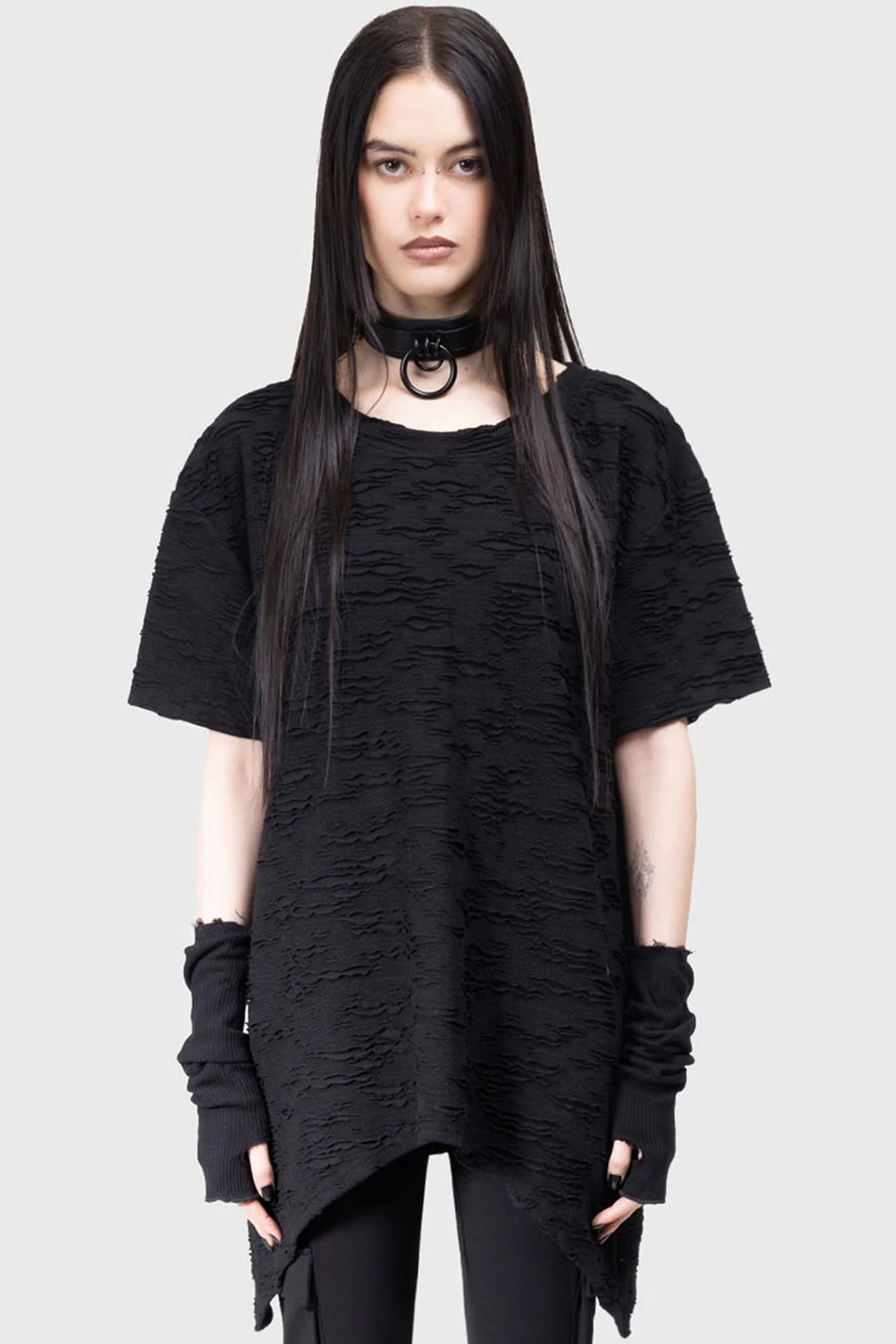 Schwarzes, kurzärmliges Oberteil PHANTASMIRA TOP im Used-Look von Killstar