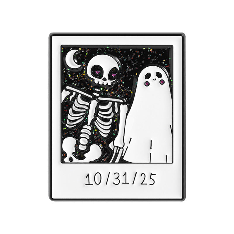Kleiner Emaille-Anstecker POLAROID ENAMEL PIN von Moon Attic