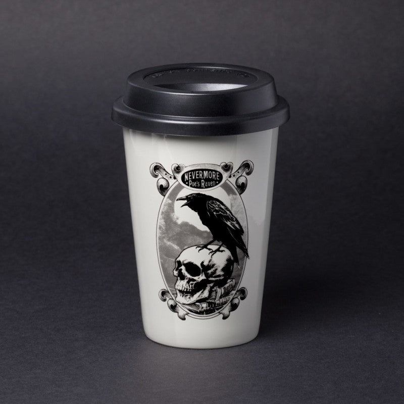 Weißer Becher Poes Raven Travel Mug mit schwarzem Deckel von Alchemy