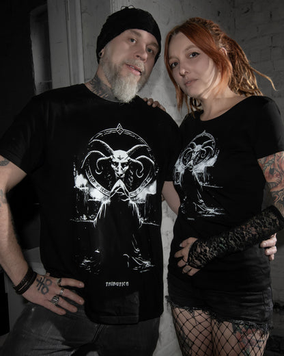 Schwarzes Oberteil Priest Shirt mit großem Print von Tributica