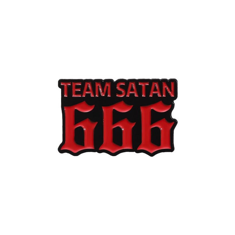 Schwarz-roter Emaille-Anstecker TEAM SATAN ENAMEL PIN mit 666-Schriftzug von Moon Attic