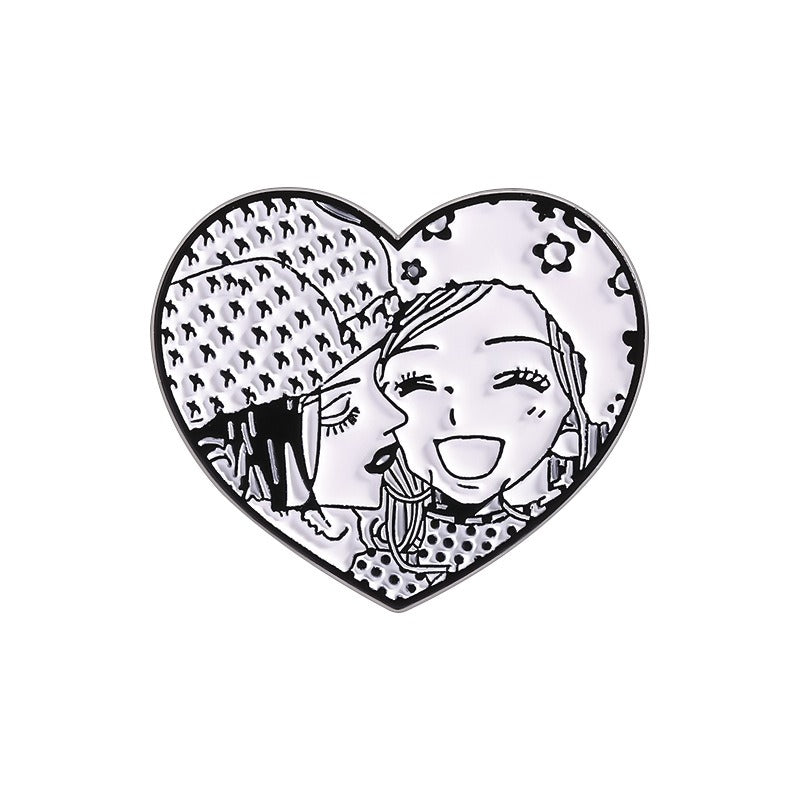 Kleiner Emaille-Anstecker NANA ENAMEL PIN von Moon Attic