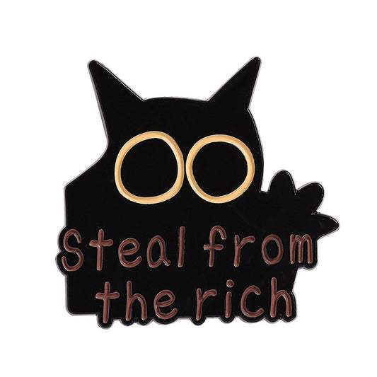 Kleiner Emaille-Anstecker STEAL FROM THE RICH ENAMEL PIN in Form einer Katze mit Moon Attic