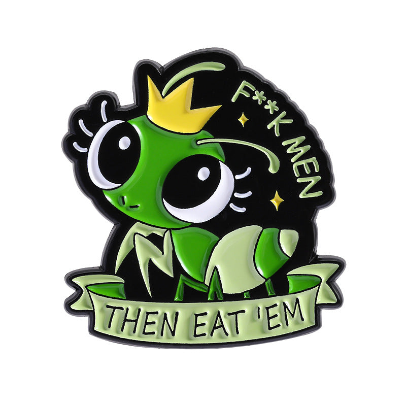 Kleiner Emaille-Anstecker EAT MEN ENAMEL PIN in Form einer Gottesanbeterin von Moon Attic