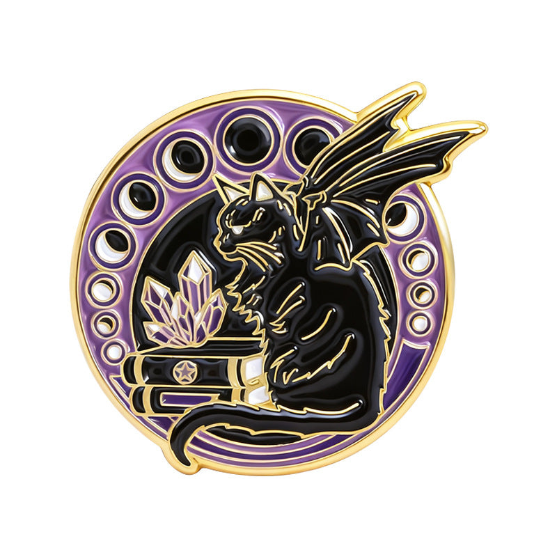 Kleiner Emaille-Anstecker CAT WITH WINGS ENAMEL PIN von Moon Attic