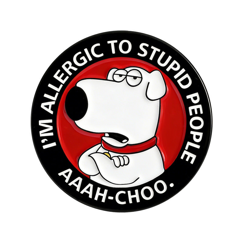 Kleiner Emaille-Anstecker ALLERGIC TO STUPID PEOPLE inspiriert von Family Guy von Moon Attic