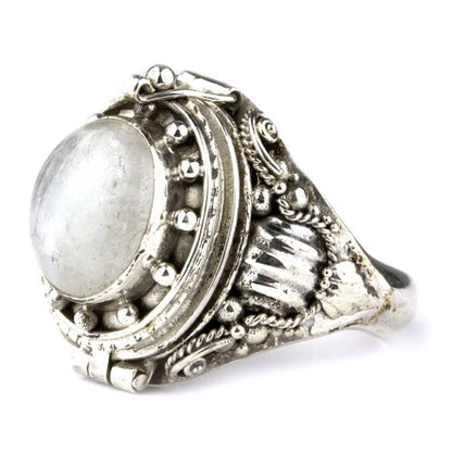 Silberner Ring Regenbogenmondstein Giftring 925 Silber, der sich öffnen lässt von etNox