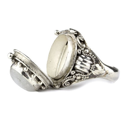 Silberner Ring Regenbogenmondstein Giftring 925 Silber, der sich öffnen lässt von etNox