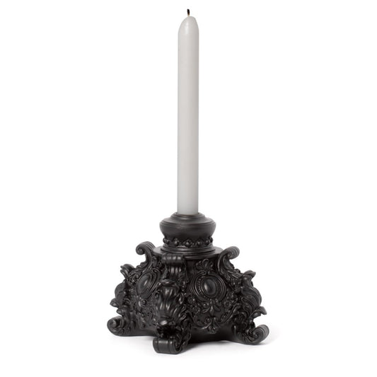 Kunstvoller Kerzenständer Rococo Candlestick aus Kunstharz mit floralem Design von Alchemy England