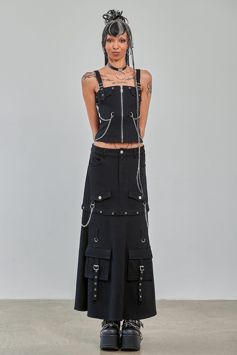 Schwarzer Rock STREET ANARCHY SKIRT mit mehreren Taschen und Zierketten und abnehmbarem Unterteil von Banned
