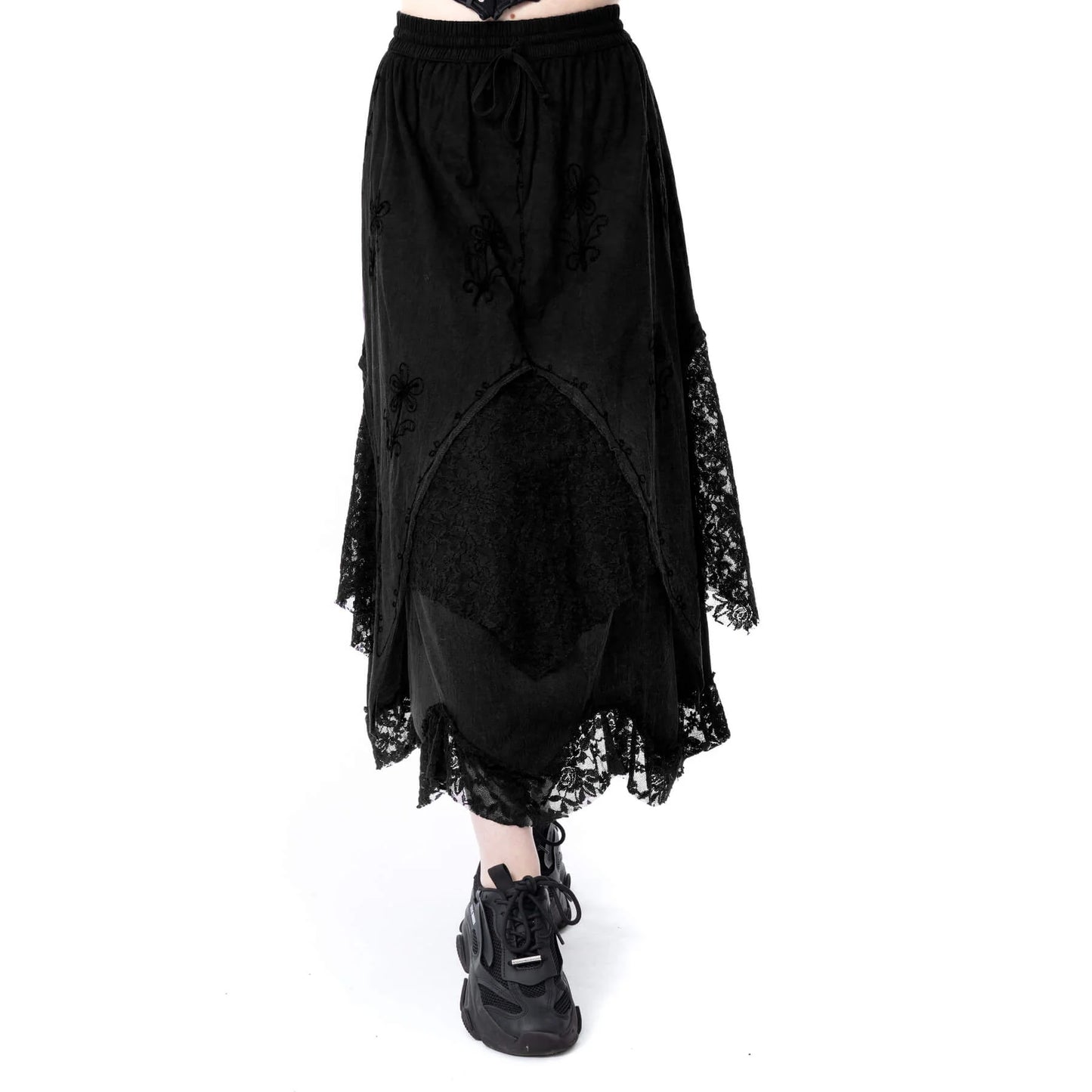 Langer, geschichteter Rock SOLEA SKIRT Black mit Stickelementen und Spitzenstoffeinsätzen von Innocent
