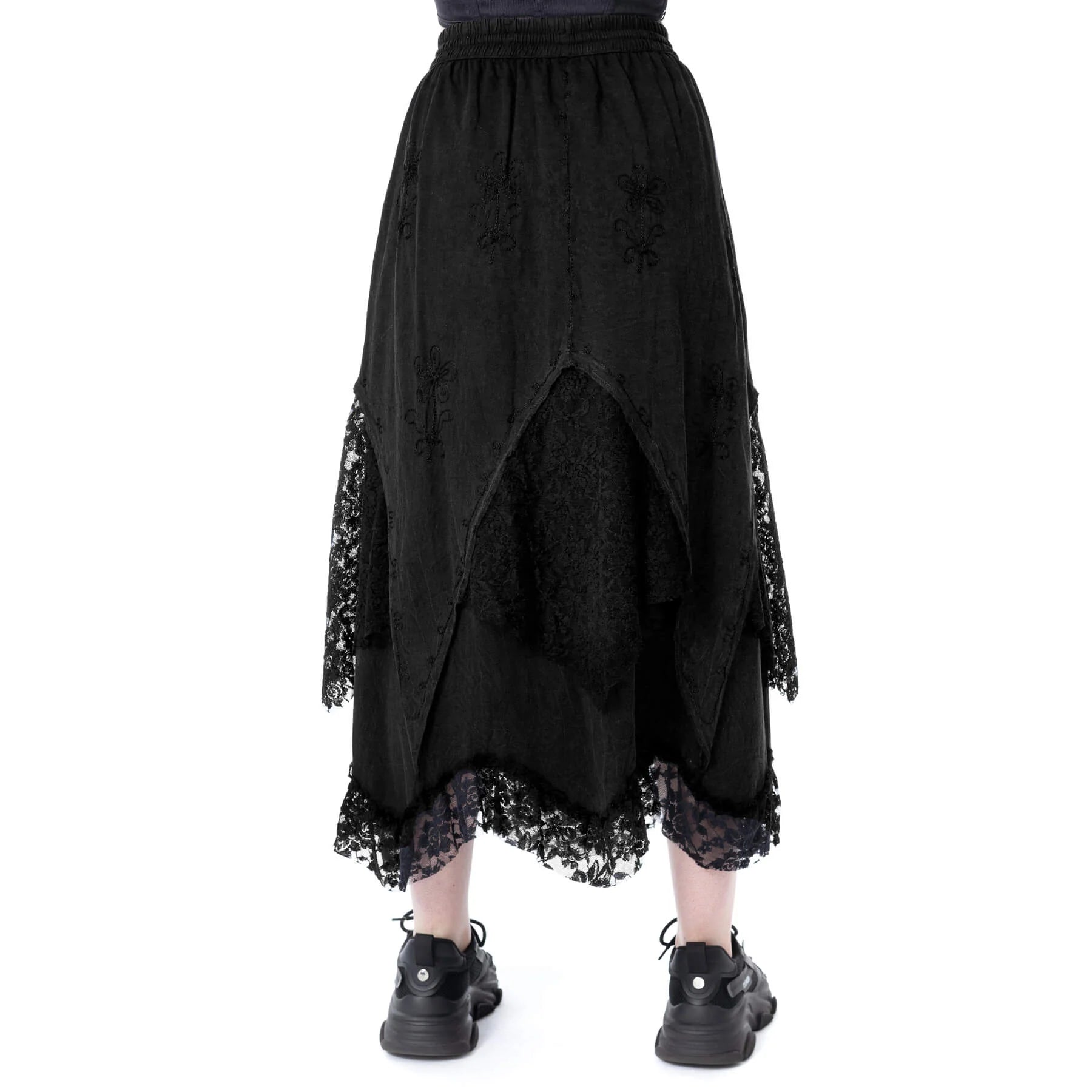 Langer, geschichteter Rock SOLEA SKIRT Black mit Stickelementen und Spitzenstoffeinsätzen von Innocent