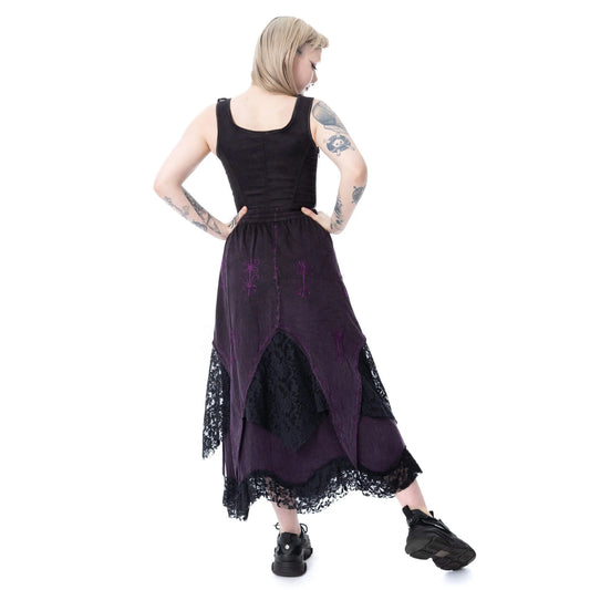 Langer, geschichteter Rock SOLEA SKIRT Purple mit Stickelementen und Spitzenstoffeinsätzen von Innocent