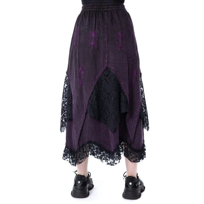 Langer, geschichteter Rock SOLEA SKIRT Purple mit Stickelementen und Spitzenstoffeinsätzen von Innocent