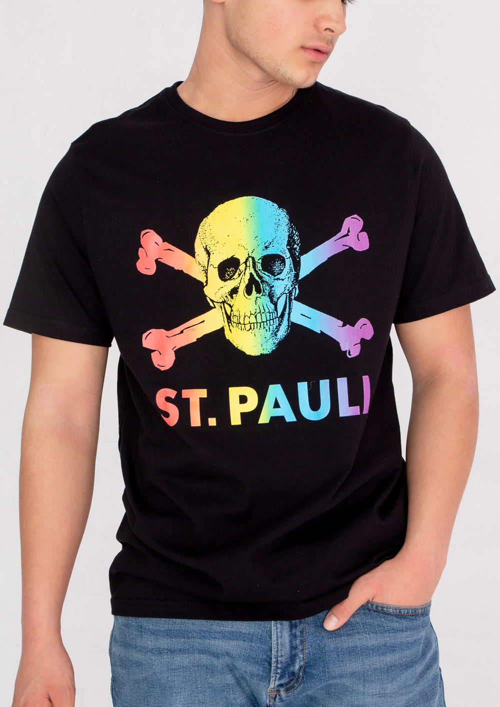 Schwarzes Shirt mit Regenbogen-Totenkopf von St.Pauli