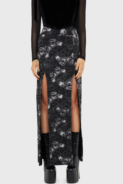 Schwarzer Rock Spidrasica's Web Maxi Skirt mit Motten und Spinnen Print von Killstar