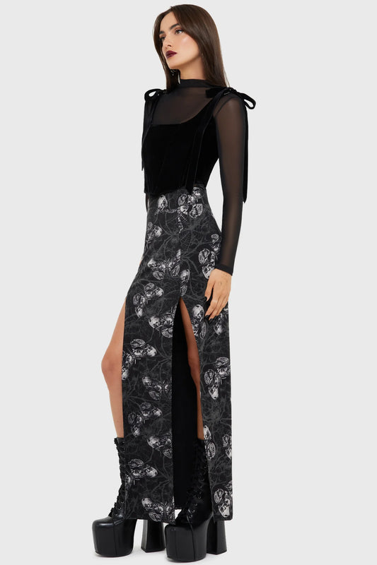 Schwarzer Rock Spidrasica's Web Maxi Skirt mit Motten und Spinnen Print von Killstar