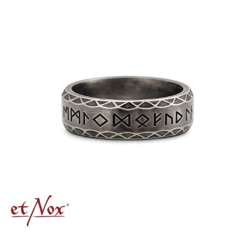 Edelstahlring Runen Atntik Ring von etNox, der die Runen des älteren Futhark der altnordischen Runenreihe zeigt