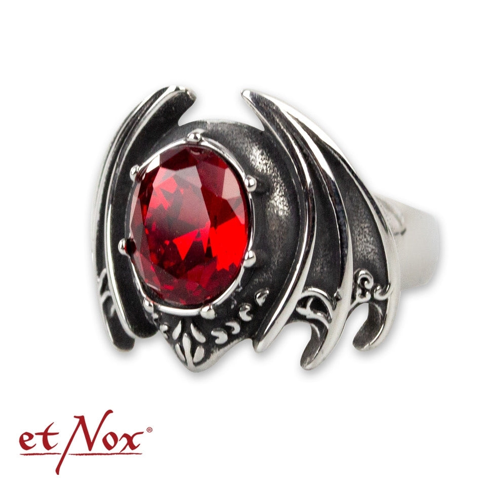 Edelstahlring Bat Wing Ring mit Fledermausflügeln und facettiertem rotem Stein von etNox