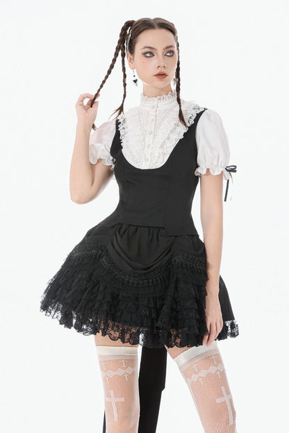 Weißes, kurzärmliges Oberteil Victorique Top mit Rüschenärmeln und schwarzem Westendetail von Dark In Love