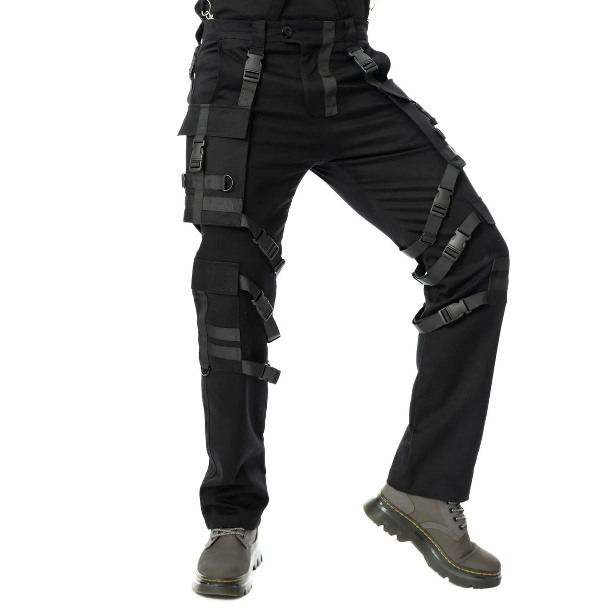 Schwarze Hose URBAN PANTS mit Riemenapplikationen und mehreren Taschen von Chemical Black