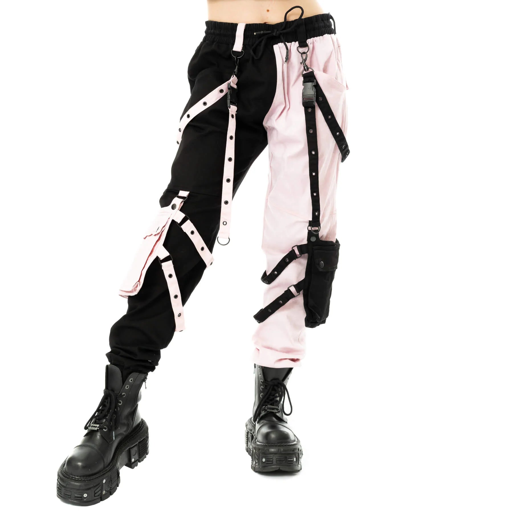 Schwarze/Rosane Hose VOID AND VEIL PANTS mit Riemenapplikationen und Hosentaschen am unterem Bein von Chemical Black