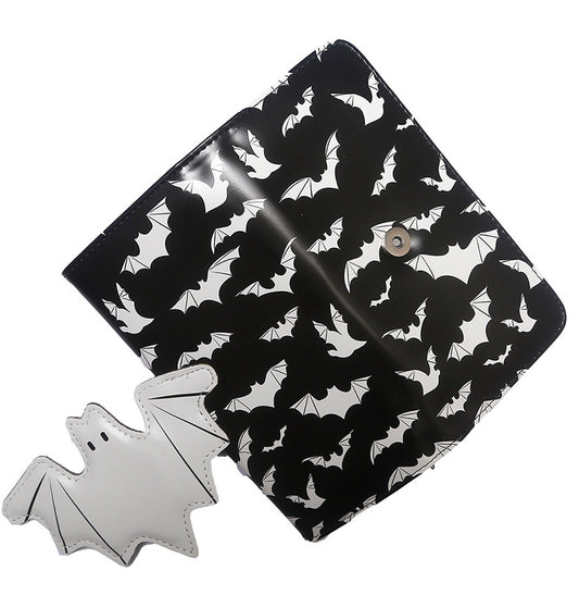 Schwarzes Portemonnaie LONG BATS WALLET Black mit weißem Fledermausprint, sowie weißem Fledermausverschluss von Moon Attic