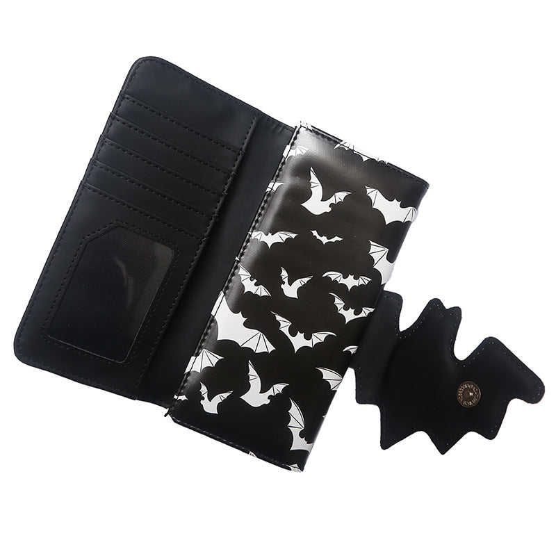 Schwarzes Portemonnaie LONG BATS WALLET Black mit weißem Fledermausprint, sowie weißem Fledermausverschluss von Moon Attic