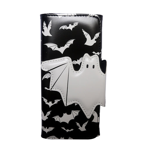 Schwarzes Portemonnaie LONG BATS WALLET Black mit weißem Fledermausprint, sowie weißem Fledermausverschluss von Moon Attic