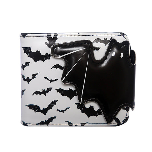 Weißes, kleines Portemonnaie SMALL BATS WALLET White mit schwarzem Fledermausprint, sowie schwarzem Fledermausverschluss von Moon Attic