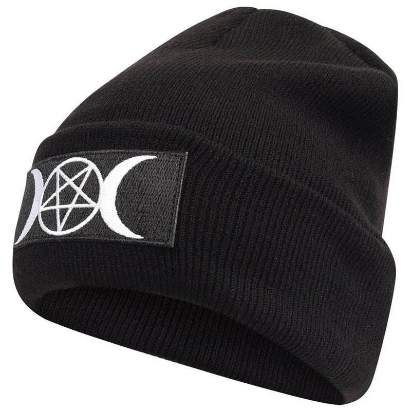 Schwarze Mütze BEANIE 'TRIPLE MOON' mit Pentagramprint von Moon Attic