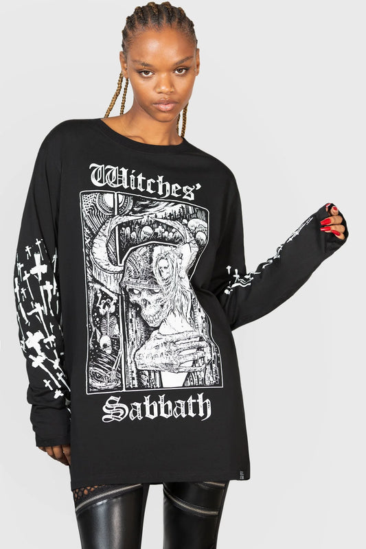 Killstar WITCHES’ SABBATH  Longsleeve ist ein langärmliches unisex Shirt mit weißen coolen Prints auf der Brust und an den Armen