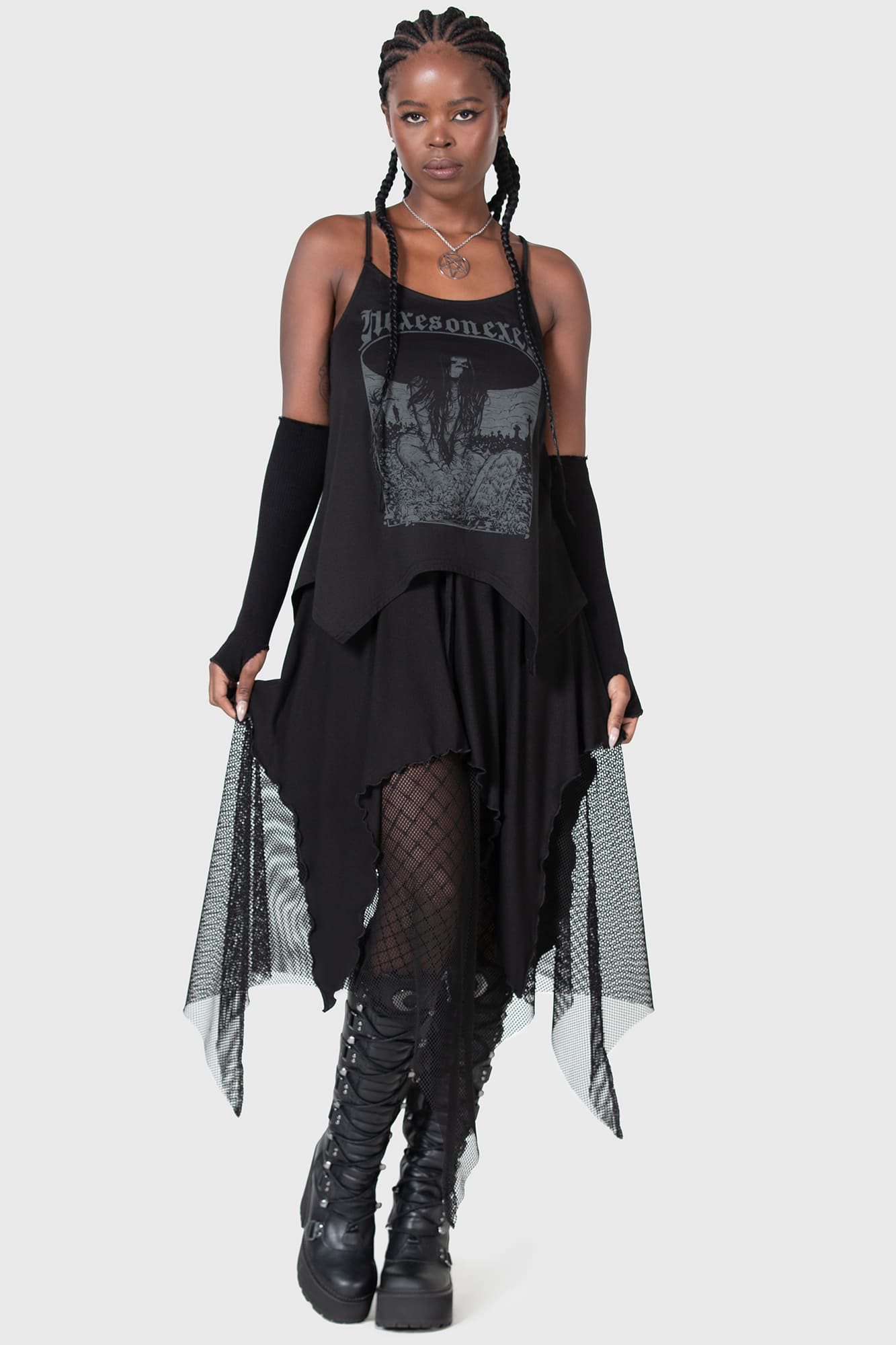 Schwarzer, ungleichmäßig genähter Rock WITCHINESS SKIRT mit Unterrock aus Netz von Killstar