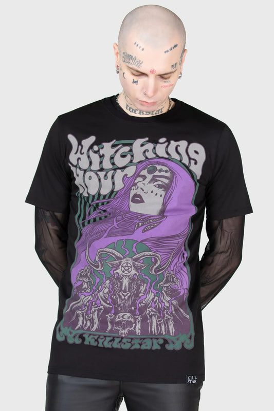 Schwarzes WITCHING HOUR T-SHIRT mit Frauenprint und vielen Details im lilafarbenden, psychedelischen Design von Killstar