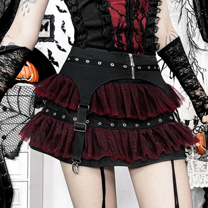 Rot-schwarzer Rock BLOOD MOON BALLET SKIRT mit Tüllelementen und Ösen von Moon Attic