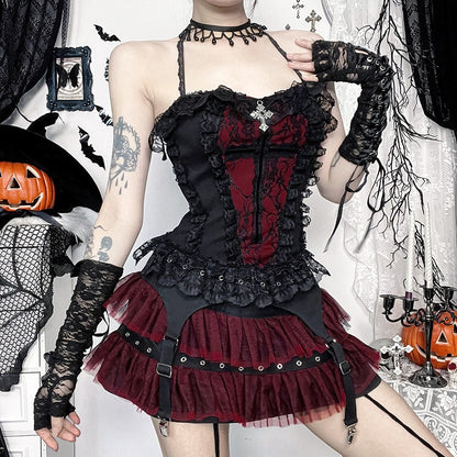 Schwarz-rotes Oberteil DUCHESS CHAIN WITCHCRAFT TOP mit Spitzendetails und Chokerkragen von Moon Attic