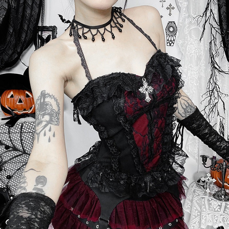 Schwarz-rotes Oberteil DUCHESS CHAIN WITCHCRAFT TOP mit Spitzendetails und Chokerkragen von Moon Attic