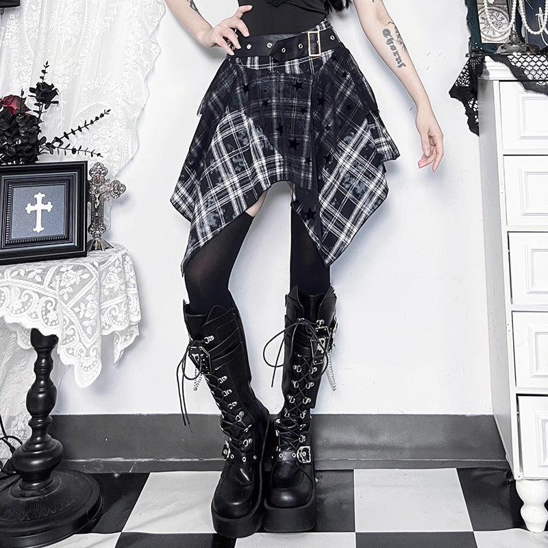 Schwarz-weiß-karierter Rock Grey Diamond Skirt mit Meshdetails von Moon Attic