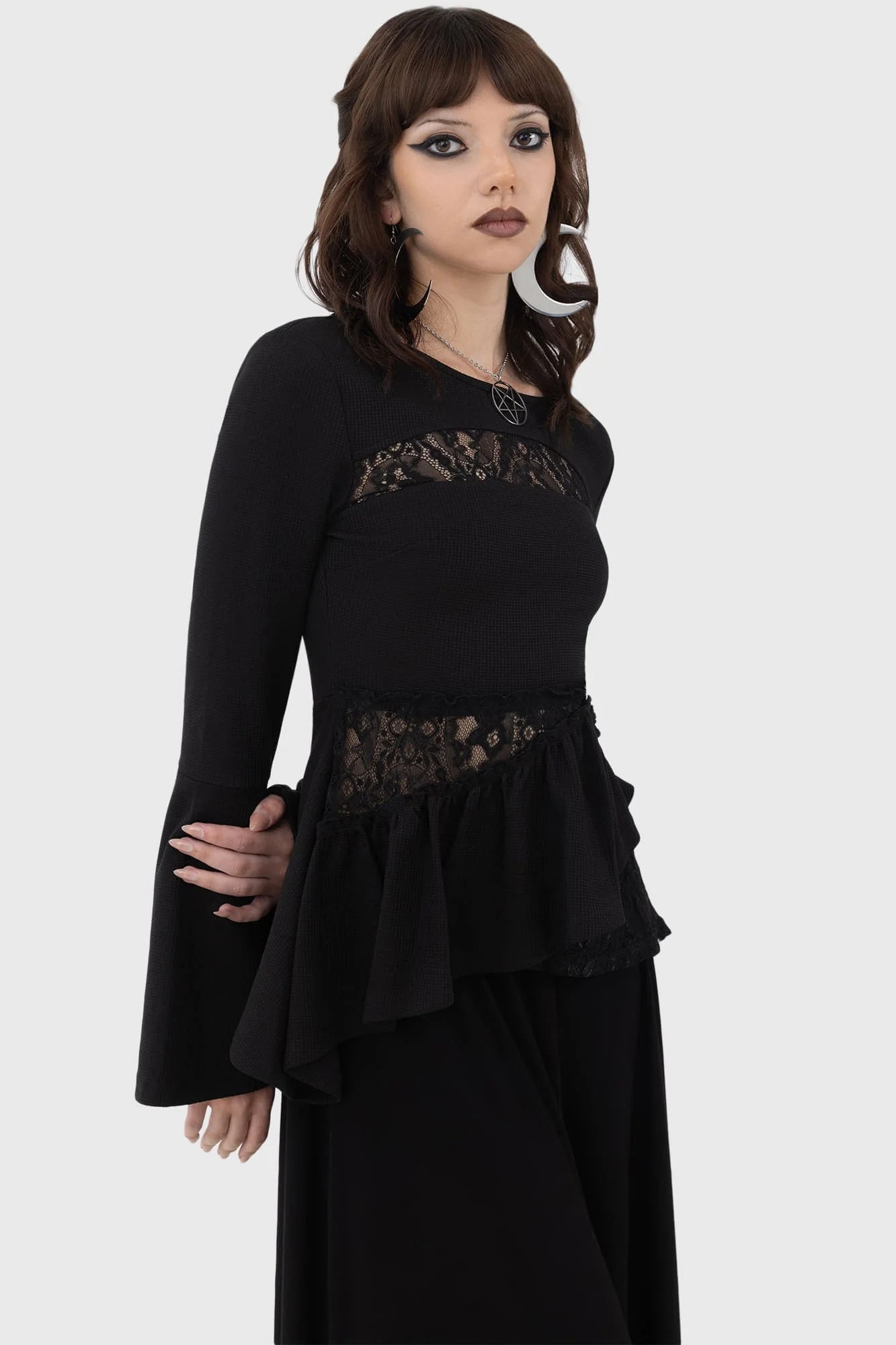 Schwarzes, langärmliges Oberteil YOHANA BLOUSE mit Spitzeneinsätzen von Killstar