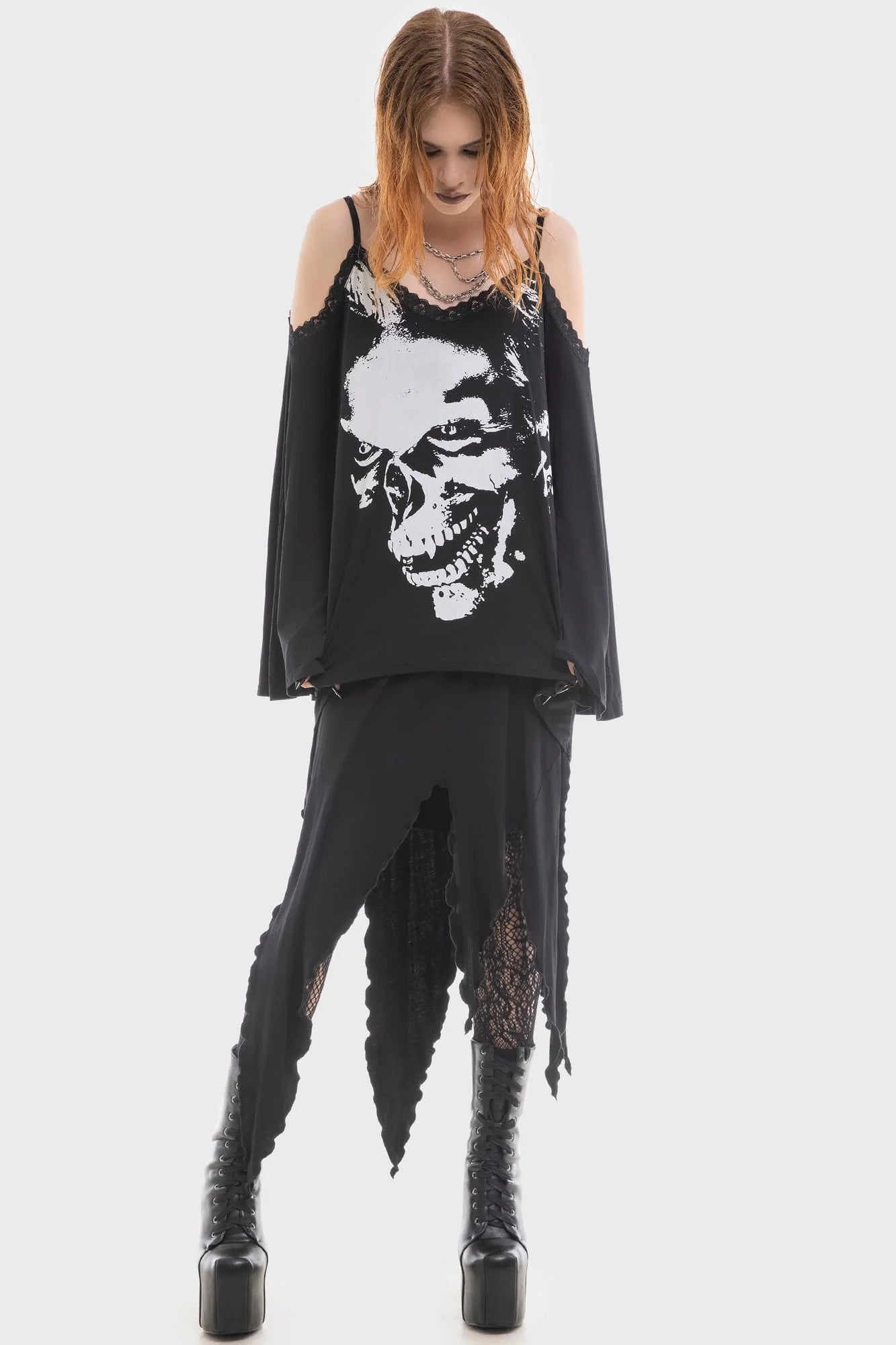 Schwarzes Off-Shoulder-Oberteil YOU MUST FEED TUNIC TOP mit weißem Totenkopfprint und weiten Ärmeln von Killstar