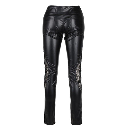 Rückseite schwarze, enge Kunstlederhose Eye Pants Wetlook mit Spitzeneinsätzen und Zierschnürung von Black Pistol