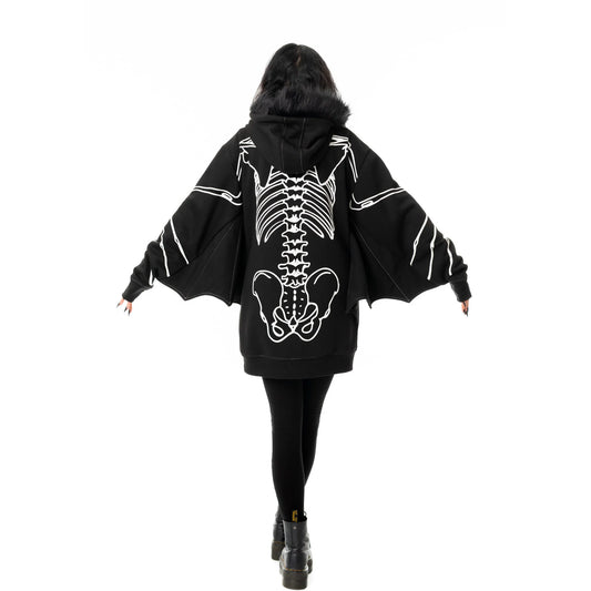 Schwarze Sweatshirtjacke ANATOMY BAT HOOD mit Fledermausflügeln an den Armen und Knochenprint von Heartless