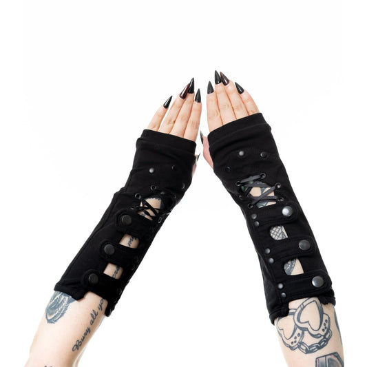 Schwarze Amstulpen ARTEMIS ARMWARMERS mit Zierschnürung und Druckknöpfen&nbsp; von Poizen Industries