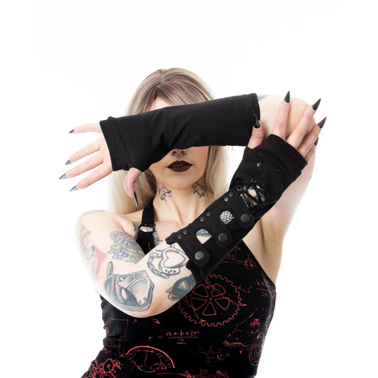 Schwarze Amstulpen ARTEMIS ARMWARMERS mit Zierschnürung und Druckknöpfen&nbsp; von Poizen Industries