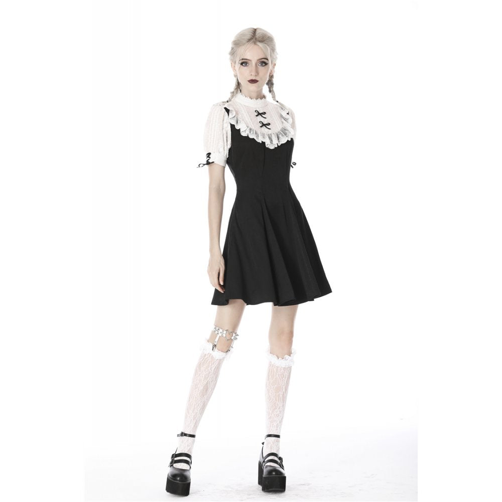 Schwarzes, kurzes Kleid Gothic Lolita Doll Dress mit weißen Spitzeneinsätzen und Rüschenärmeln von Dark In Love